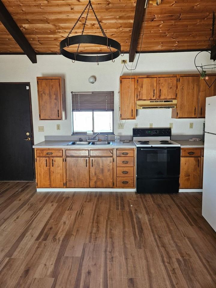 1719 South Melbourne Street - Photo 6 of 21