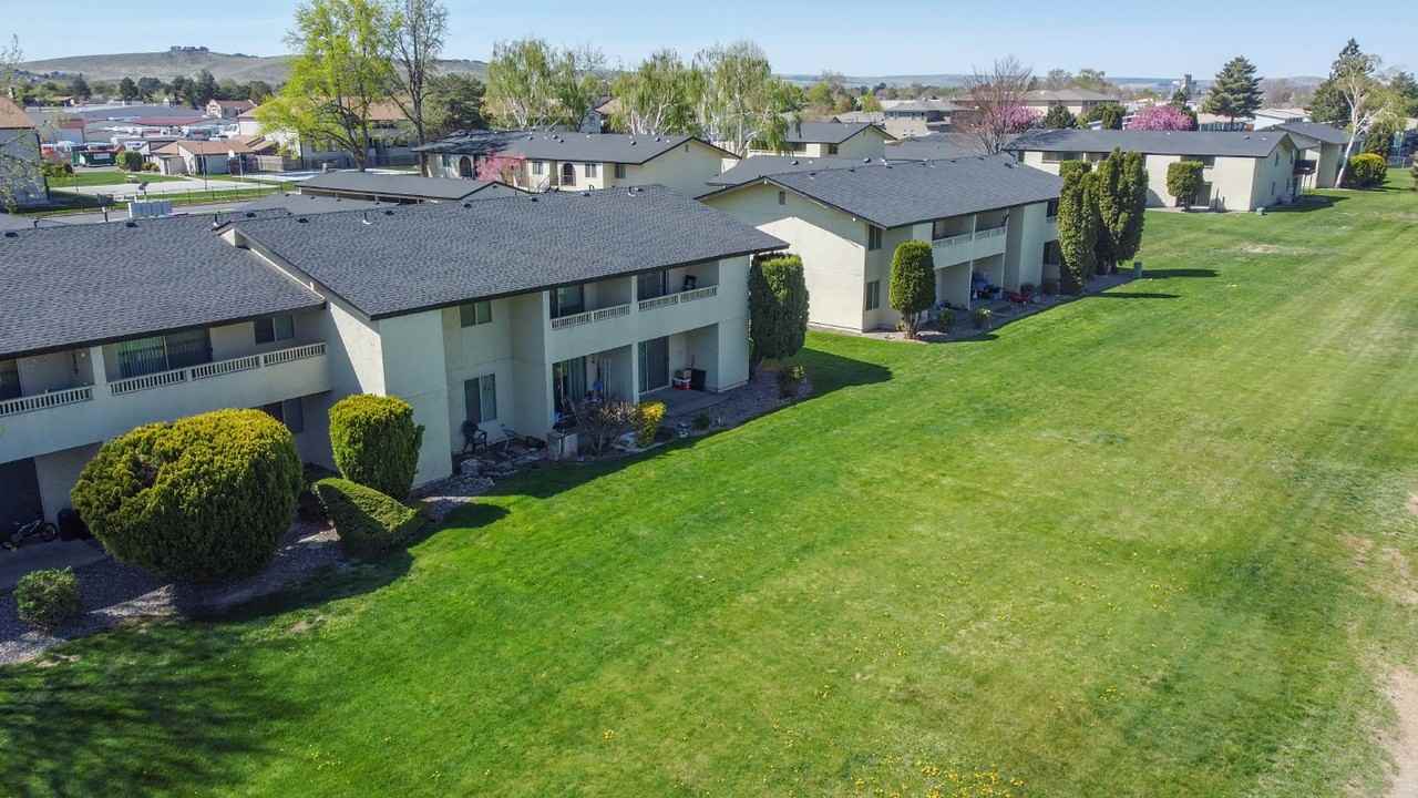 Pepper Tree Village Apartments - Photo 4 of 20