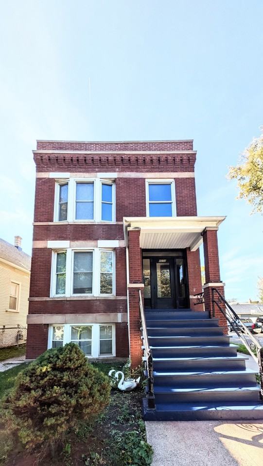 4550 N Keystone Ave #FL2 - Photo 3 of 8