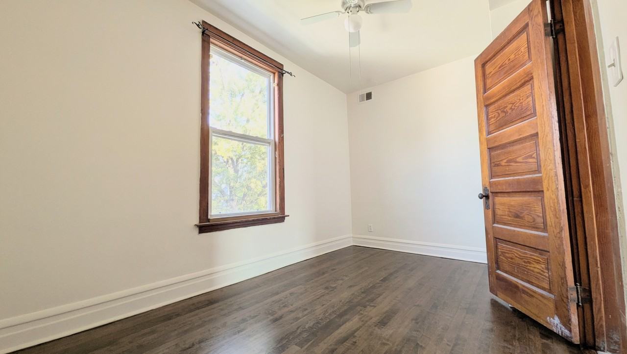 4550 N Keystone Ave #FL2 - Photo 4 of 8