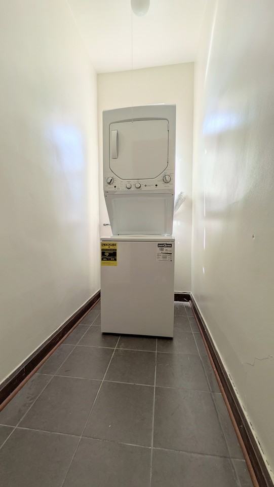 4550 N Keystone Ave #FL2 - Photo 6 of 8