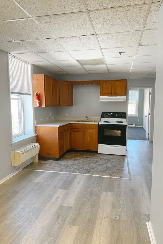 325 Market St - Photo 7 of 9
