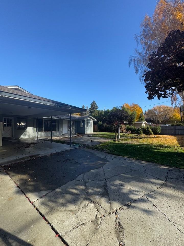 1001 Brook Lane - Photo 3 of 50