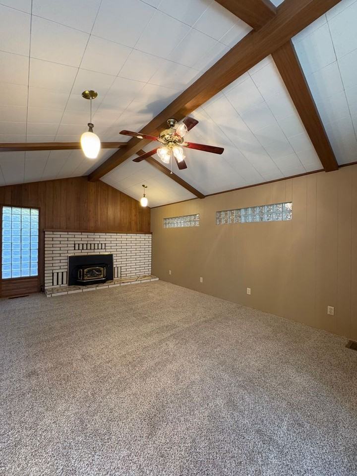 1001 N Brooklane St - Photo 7 of 50