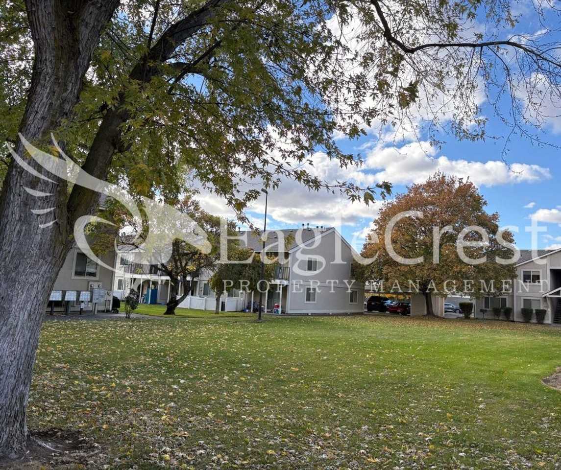 1928 J Street #206 - Photo 3 of 19