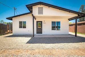 featured image of 1815 E 13th St