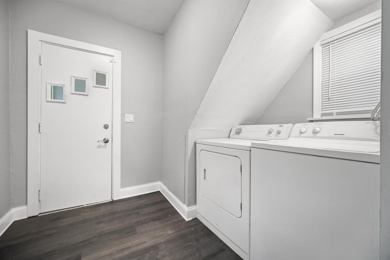 1365 E 43rd St #1 - Photo 2 of 15