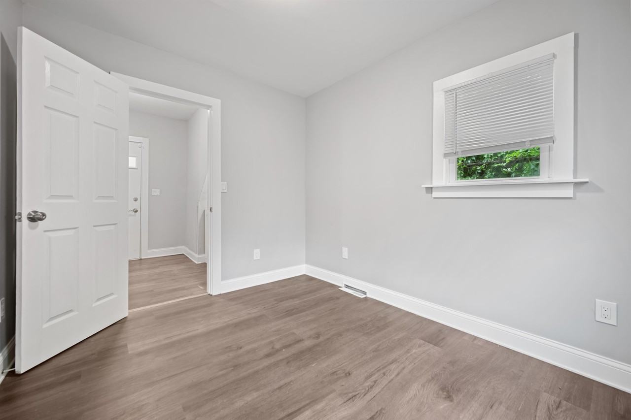 1365 E 43rd St #1 - Photo 2 of 15