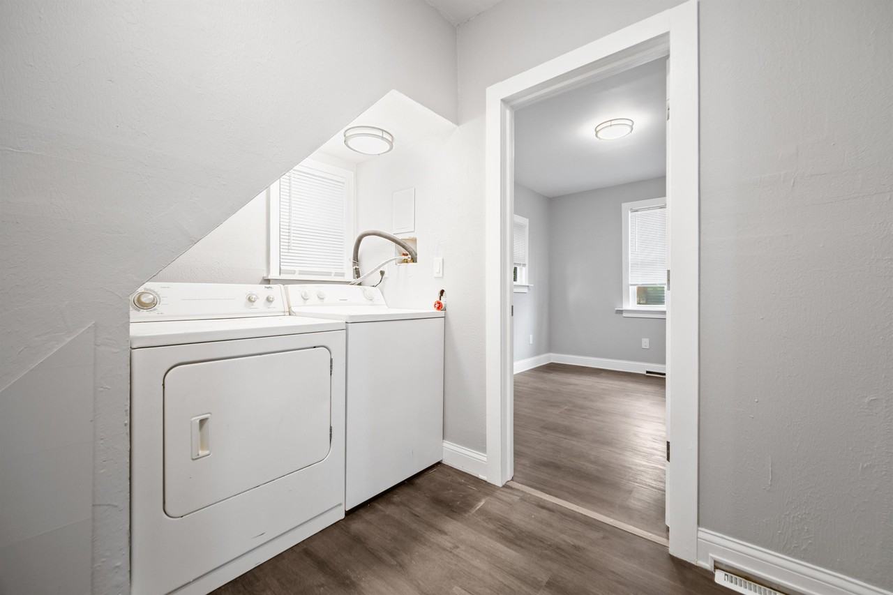 1365 E 43rd St #1 - Photo 5 of 15