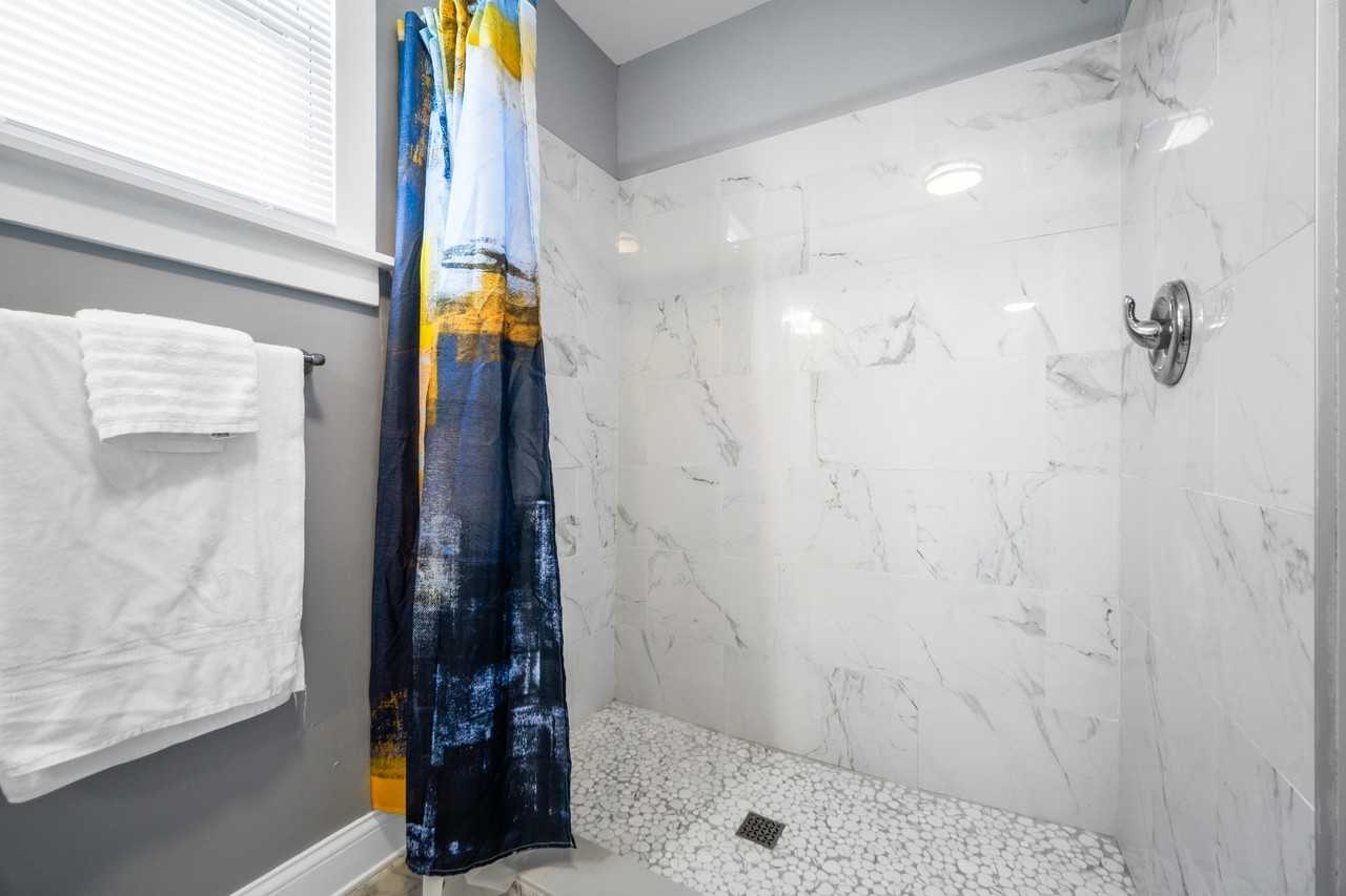 1365 E 43rd St #1 - Photo 4 of 15