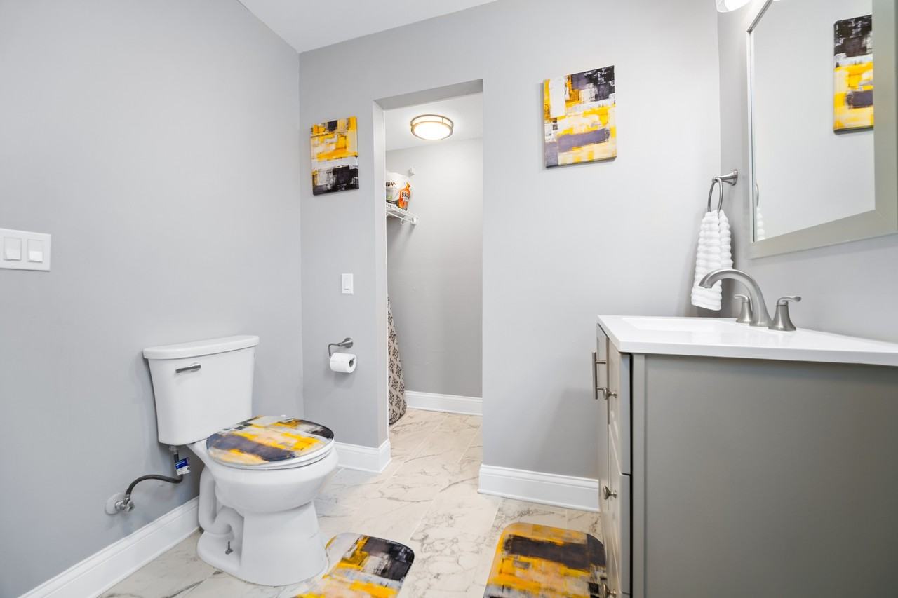 1365 E 43rd St #1 - Photo 6 of 15