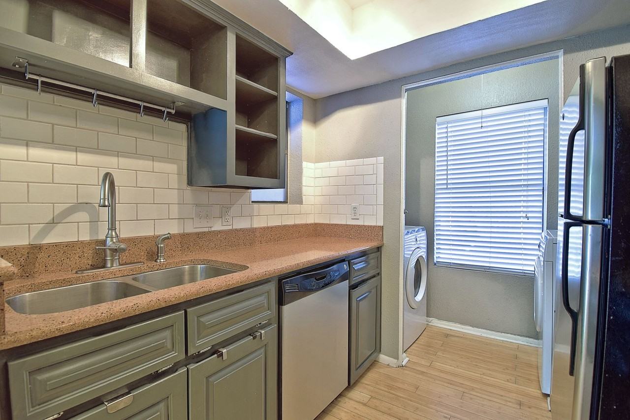 7635 Guadalupe Street #803 - Photo 7 of 16