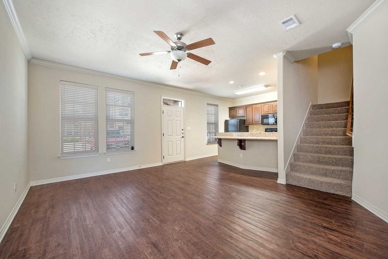 526 Forest Dr - Photo 3 of 15