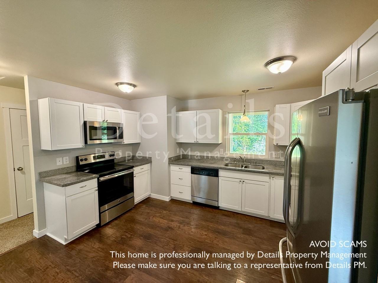 2382 Martin Avenue East - Photo 7 of 24