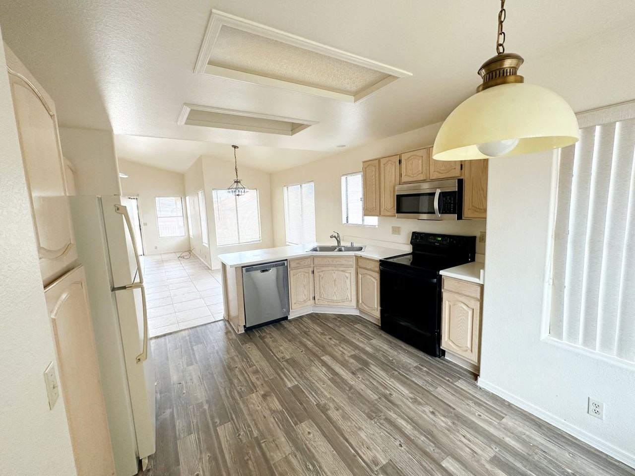 8910 North 114th Drive - Photo 3 of 14