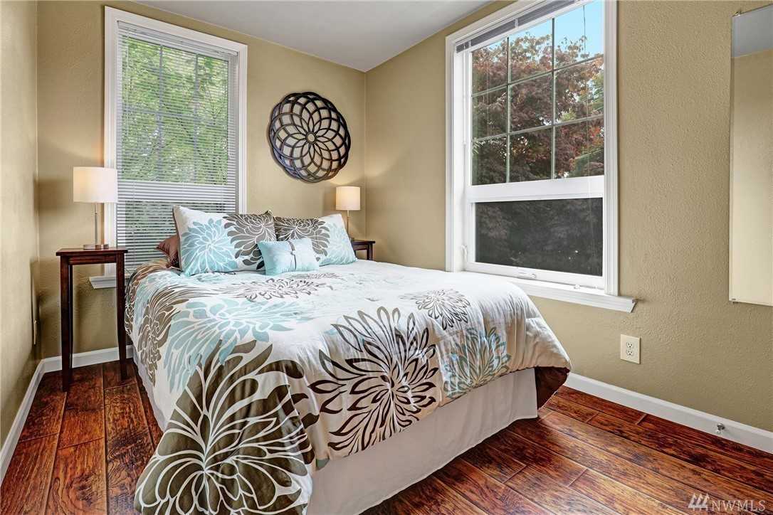 5570 Canfield Place North - Photo 7 of 14