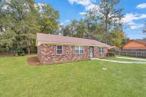 featured image of 5 Holiday Court