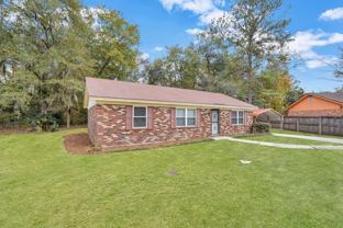 5 Holiday Court - Photo 1 of 1