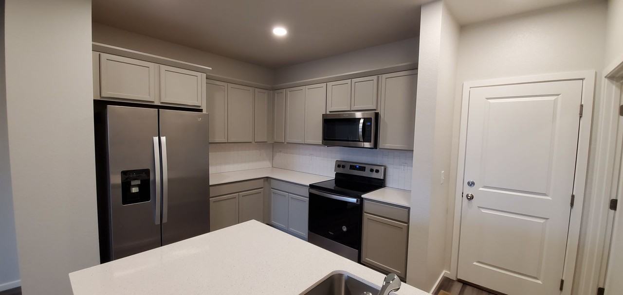 2720 Barnstormer Street - Photo 5 of 14