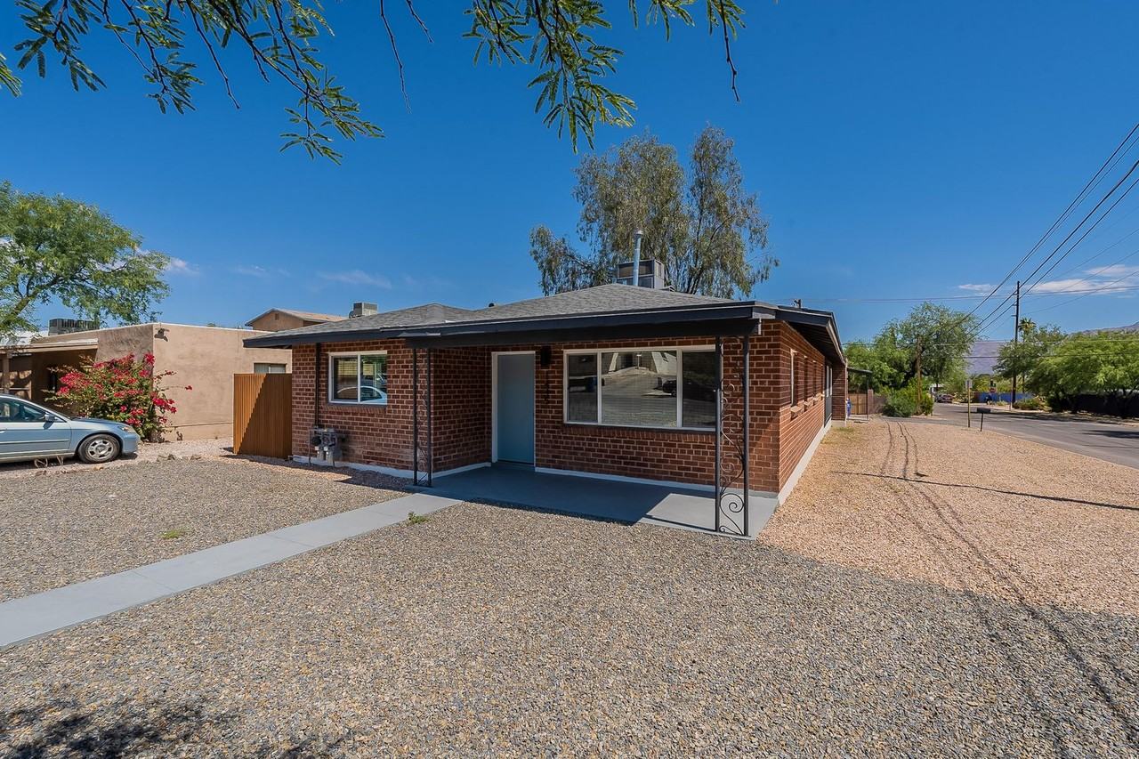 Elm & Vine ( 1445 E. Elm St. & 1701 N. Vine Ave. ) - Photo 4 of 50