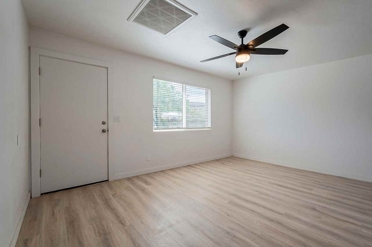 Elm & Vine ( 1445 E. Elm St. & 1701 N. Vine Ave. ) - Photo 7 of 50