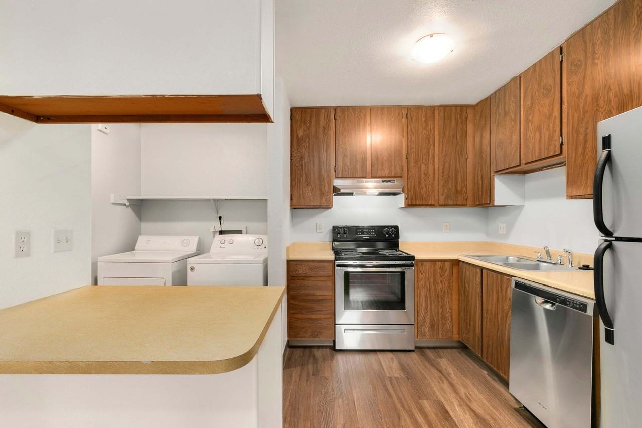 710 City Park Ave #D431 - Photo 4 of 13