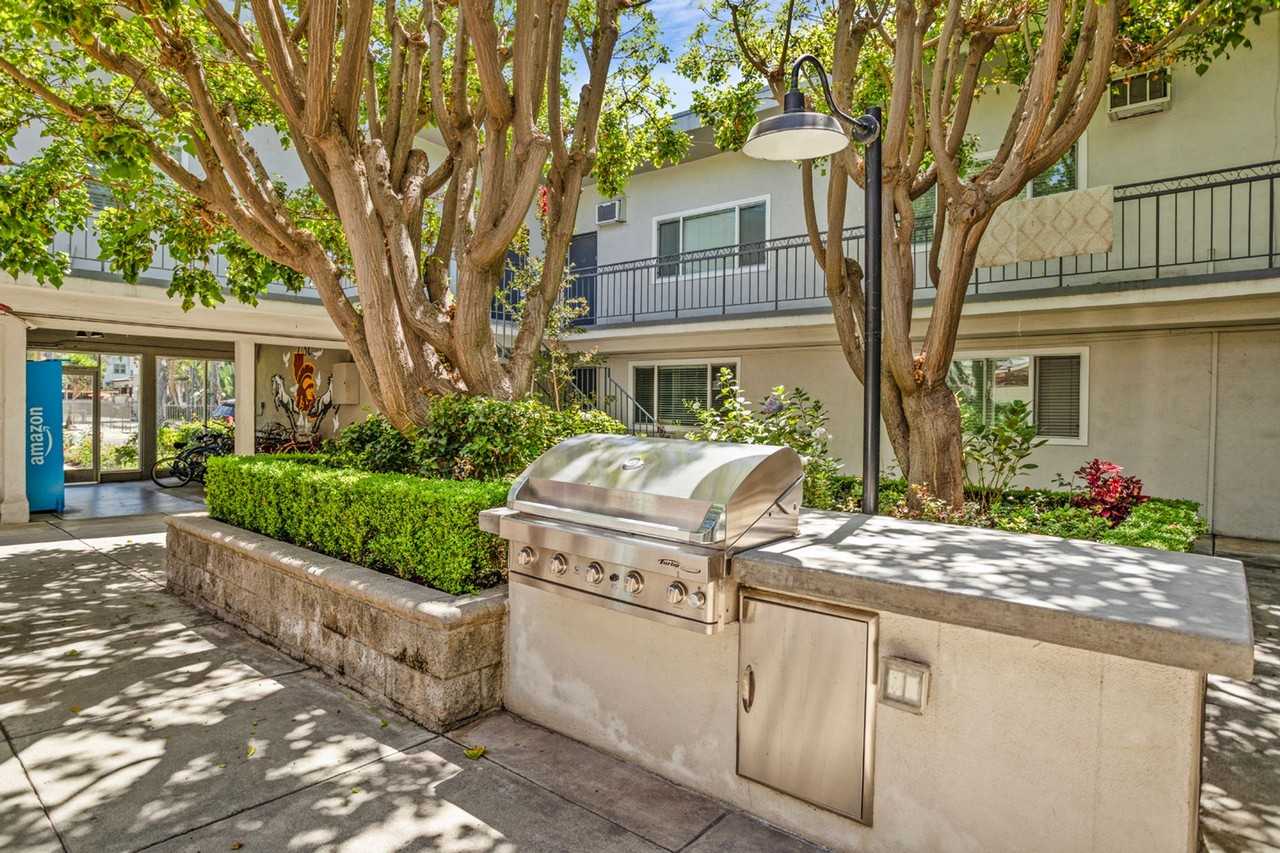 2801 Orchard Ave - Photo 3 of 17