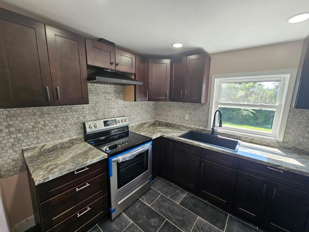 1020 E Main St #2 - Photo 5 of 19