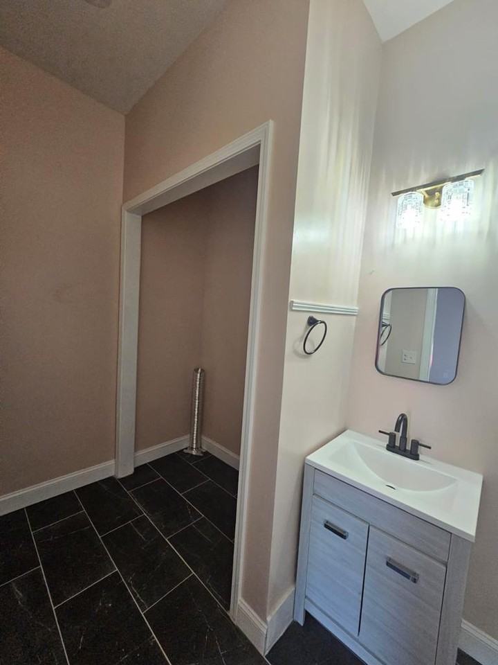 1020 E Main St #2 - Photo 6 of 19