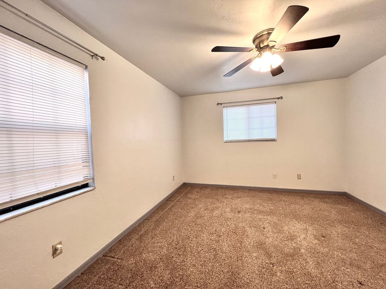 5830 Southwest 9th Place - Photo 5 of 19