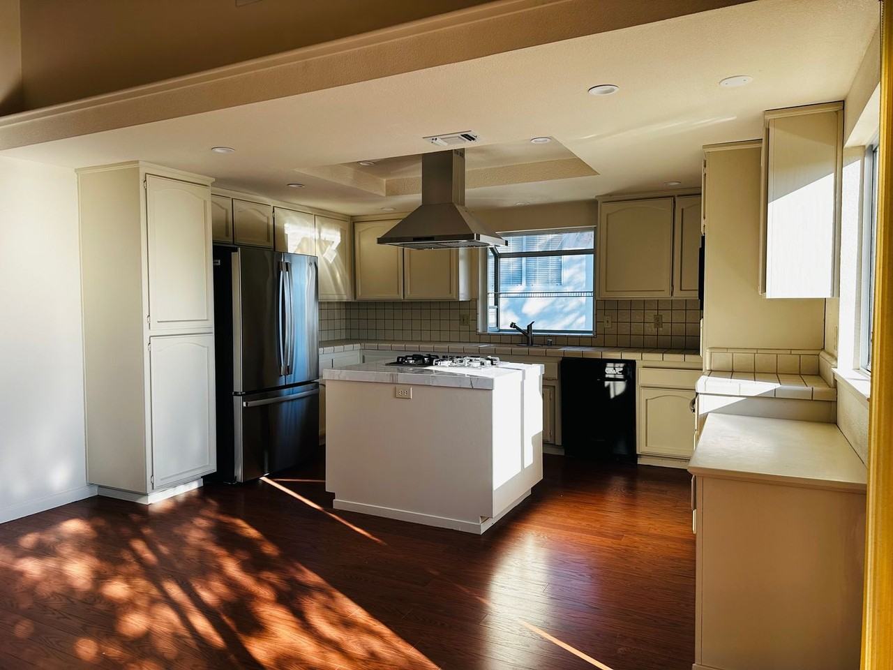 1518 Sutter Creek Drive - Photo 2 of 11