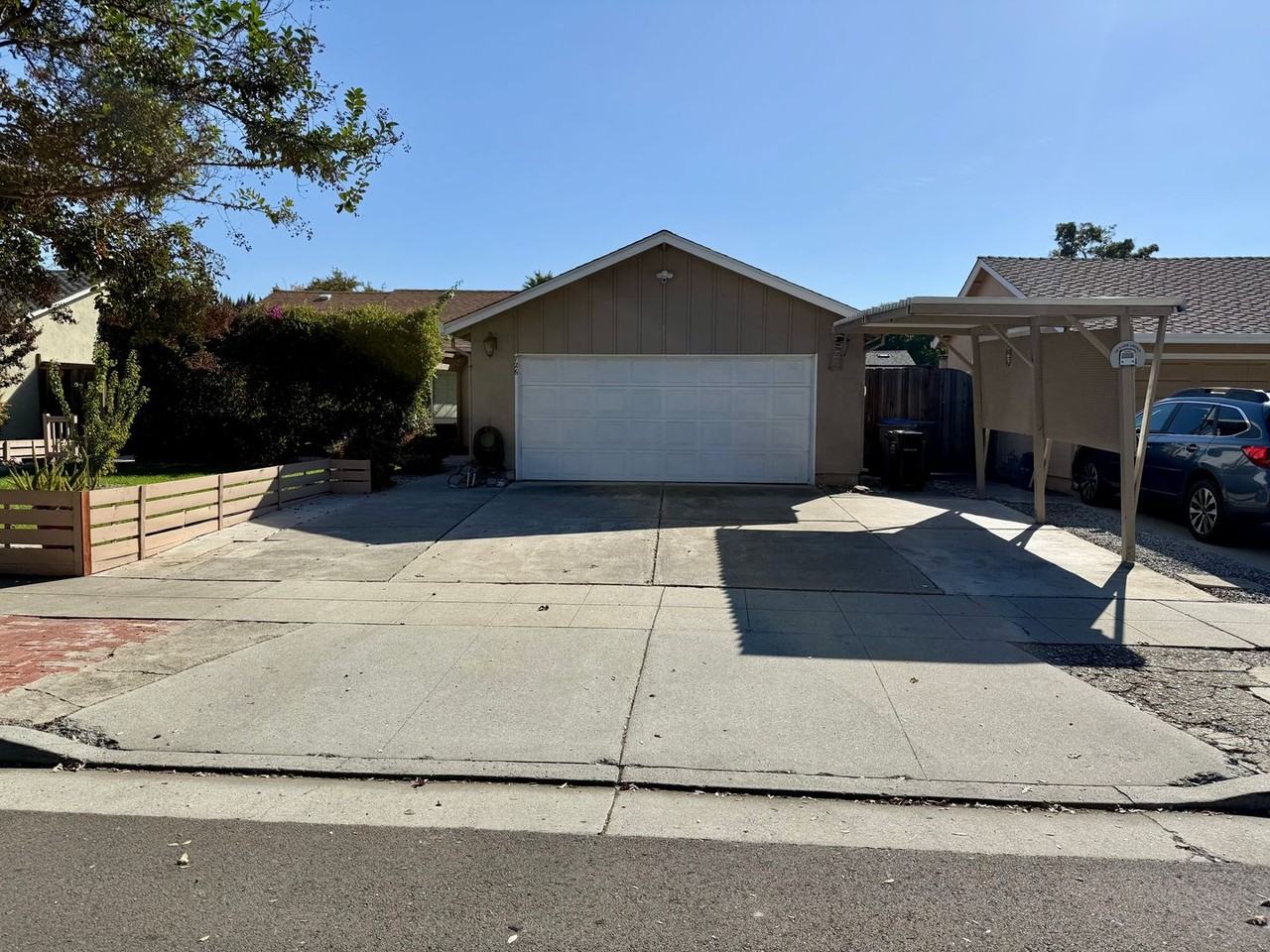 726 Shawnee Ln - Photo 3 of 23