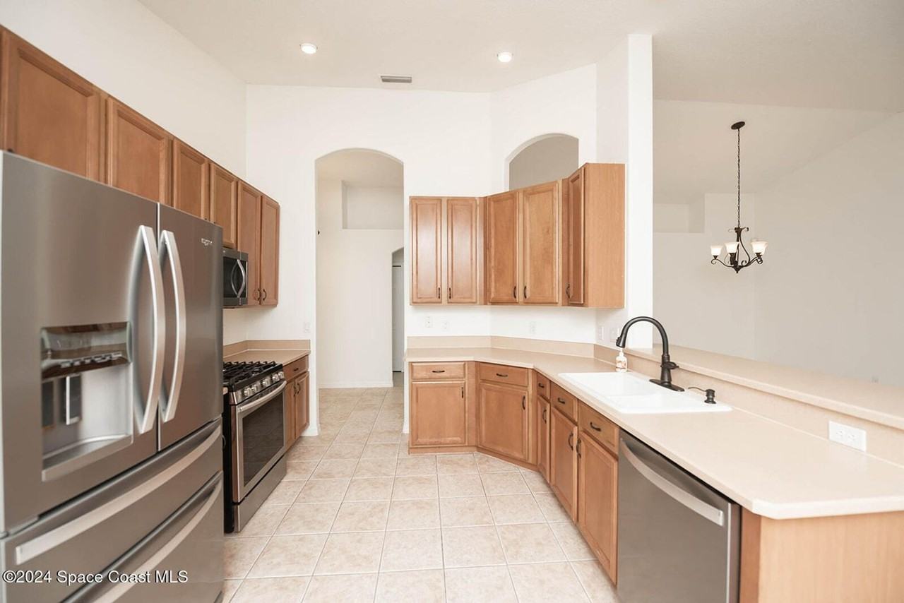 3446 Hoofprint Dr - Photo 3 of 50