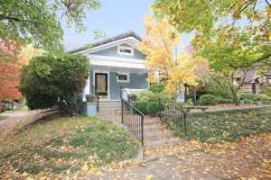 featured image of 803 Ne Laurelhurst Pl