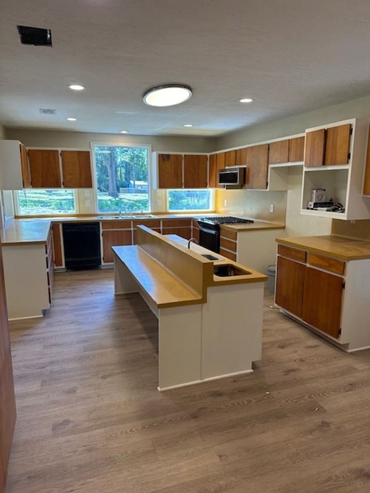 202 Collins Ave - Photo 2 of 19