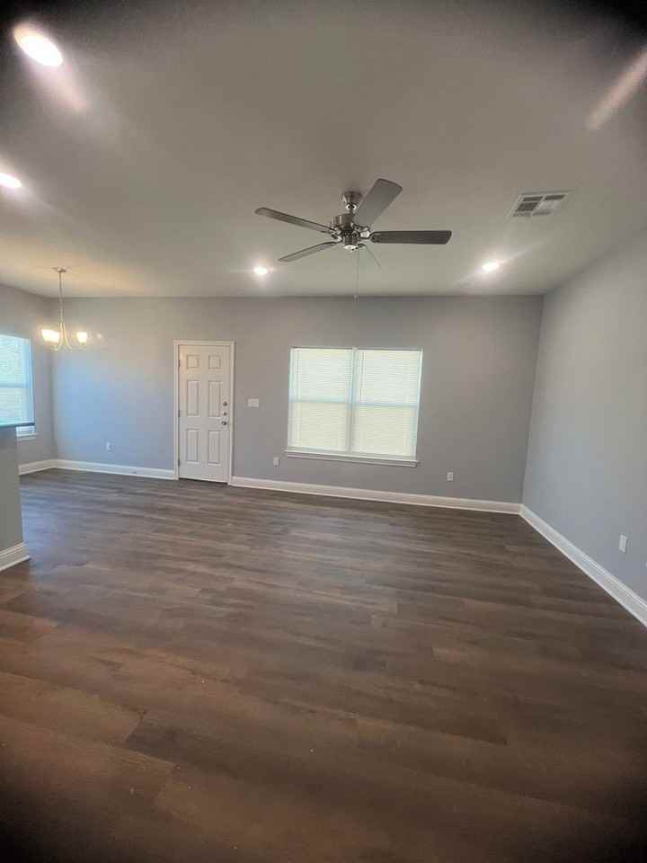 100 100 Vitava - Photo 2 of 10