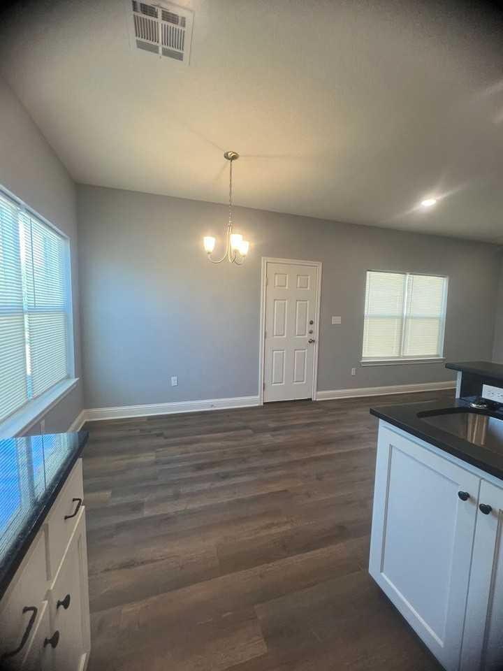 100 100 Vitava - Photo 3 of 10