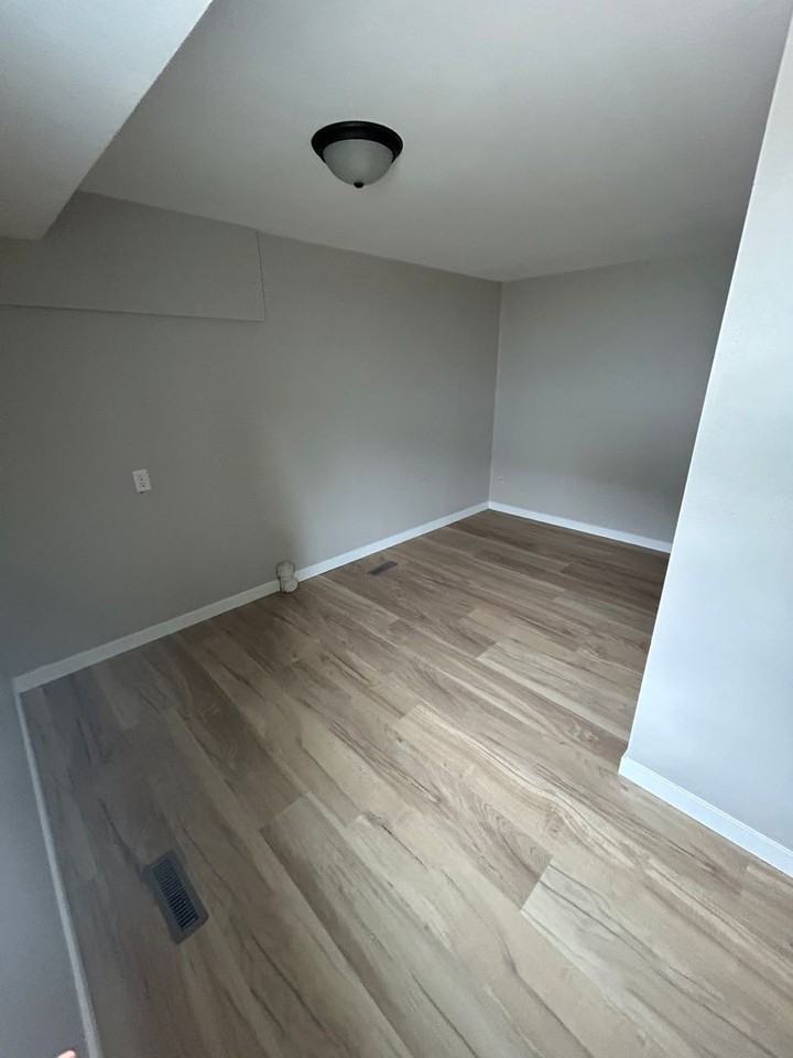 513 Washington Street - Photo 5 of 10