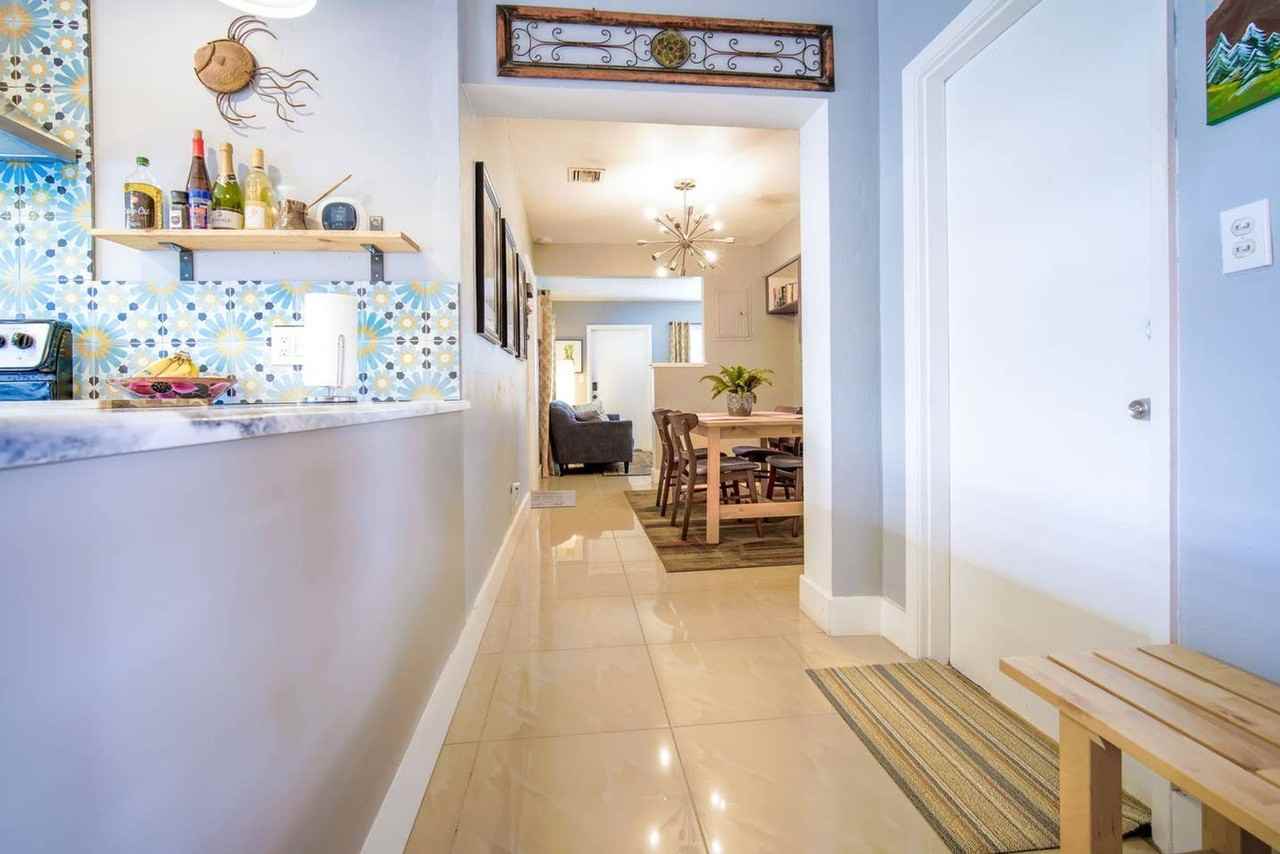 1505 Northwest 7th Terrace - Photo 3 of 20