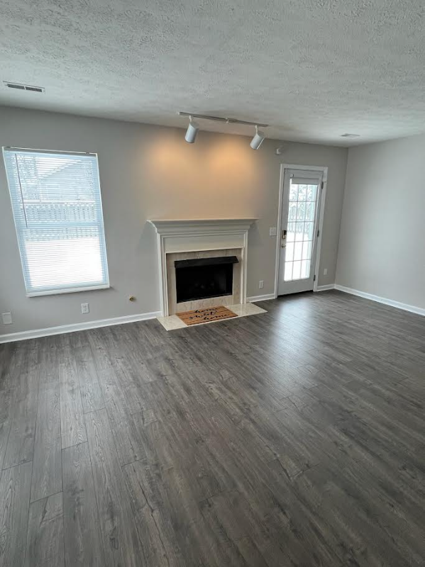 2809 Summer Hollow Ln - Photo 3 of 12