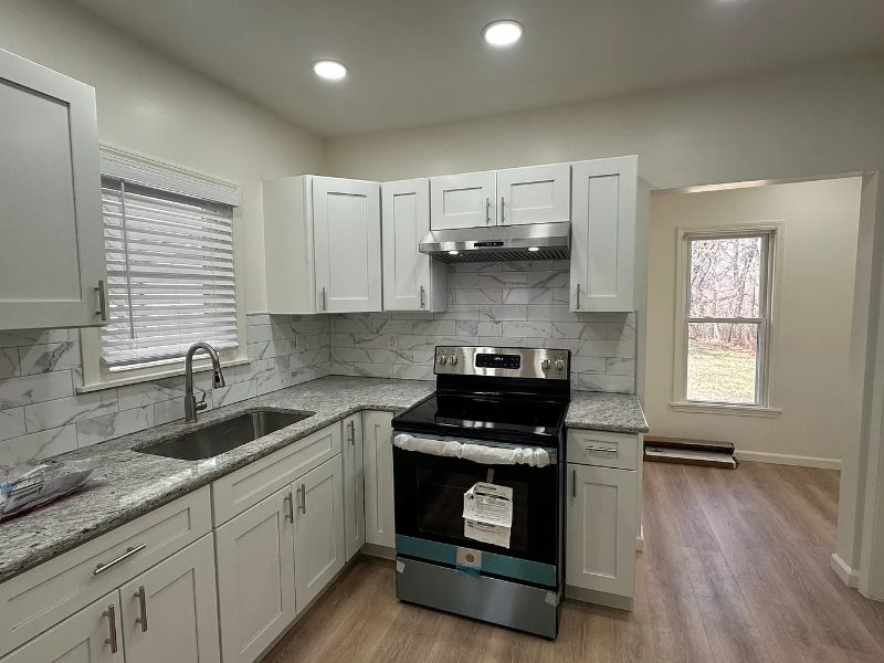 1126 Walker St - Photo 2 of 8