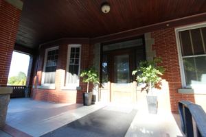 featured image of 800 Monroe Ave