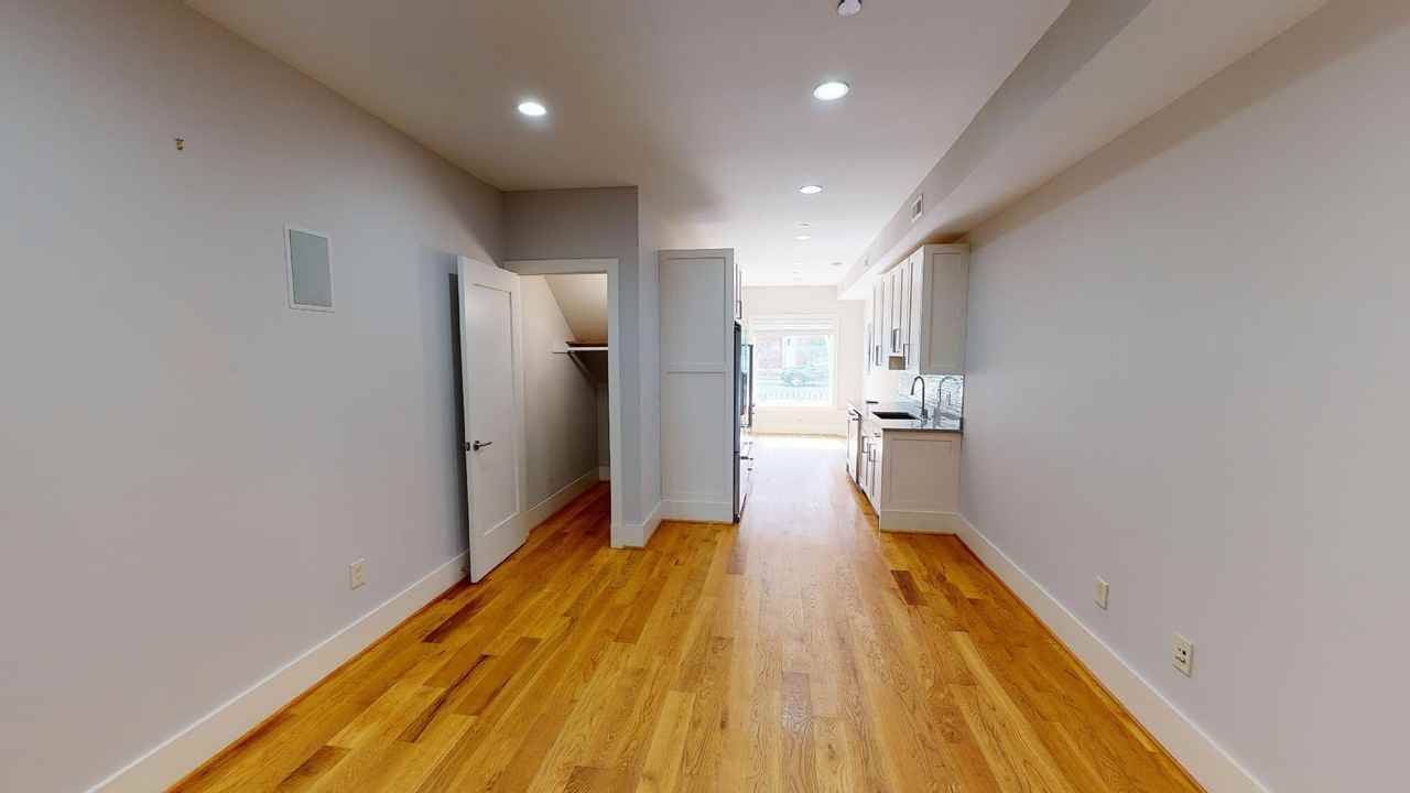 1505 9th St Nw #1 - Photo 3 of 15