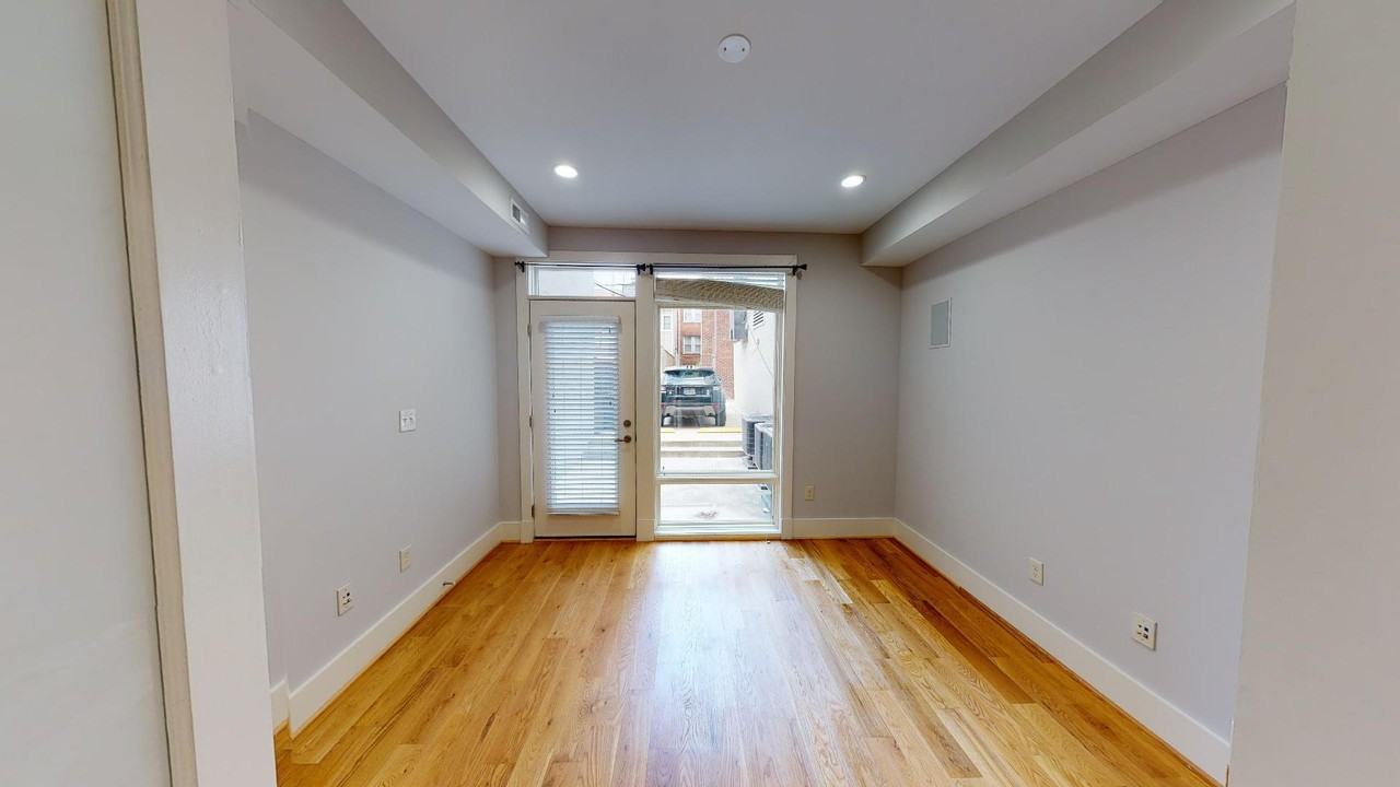 1505 9th St Nw #1 - Photo 4 of 15