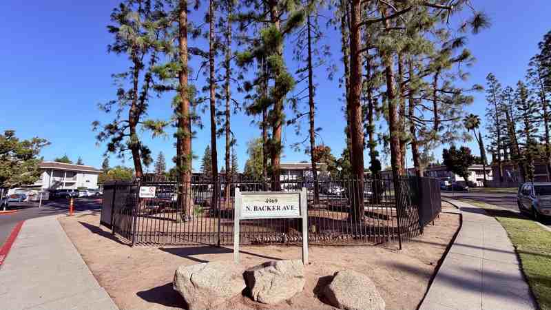 4890 North Backer Avenue - Photo 2 of 20