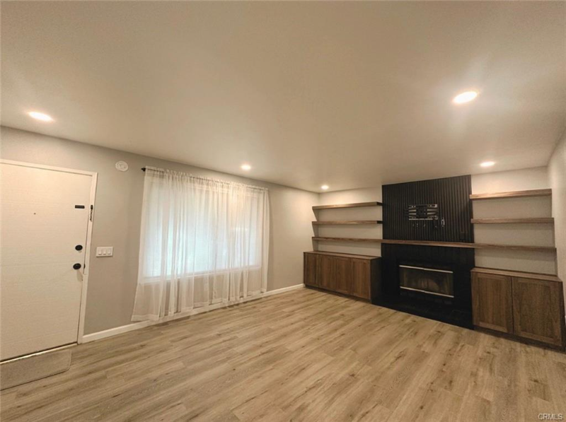 10416 Larwin Ave - Photo 2 of 15