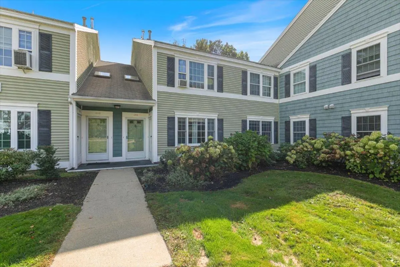 504 Spring Brook Circle - Photo 2 of 19