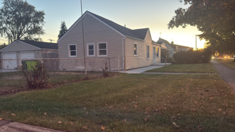 28025 Warren Rd - Photo 2 of 5