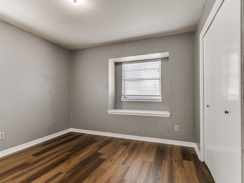 6428 N Harvard Ave - Photo 3 of 20