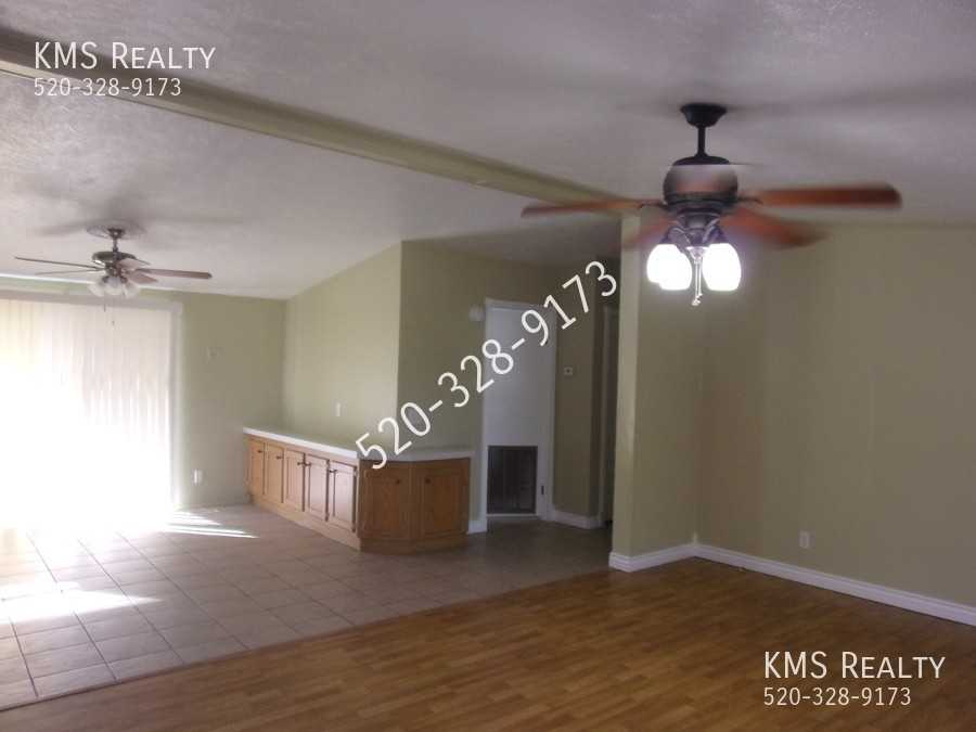 5737 S Jones Ave - Photo 5 of 38